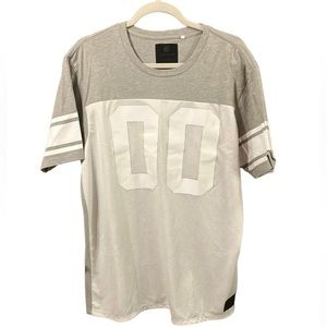 ON THE BYAS MENS LARGE T-SHIRT